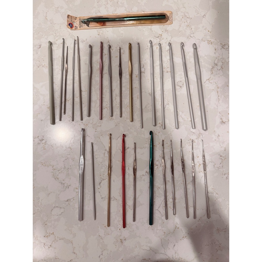 Mixed Lot Vintage Aluminum Steel Crochet Hooks Boye Susan Bates Multiple Sizes